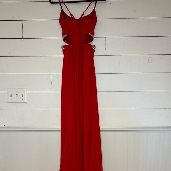 Women’s Embellished Gown Red NWT - Picture 5 of 9